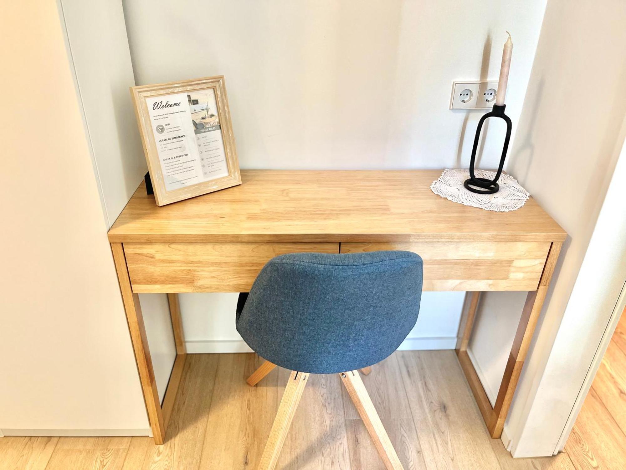 Scandi Mit Terrasse Und Parkplatz Apartment